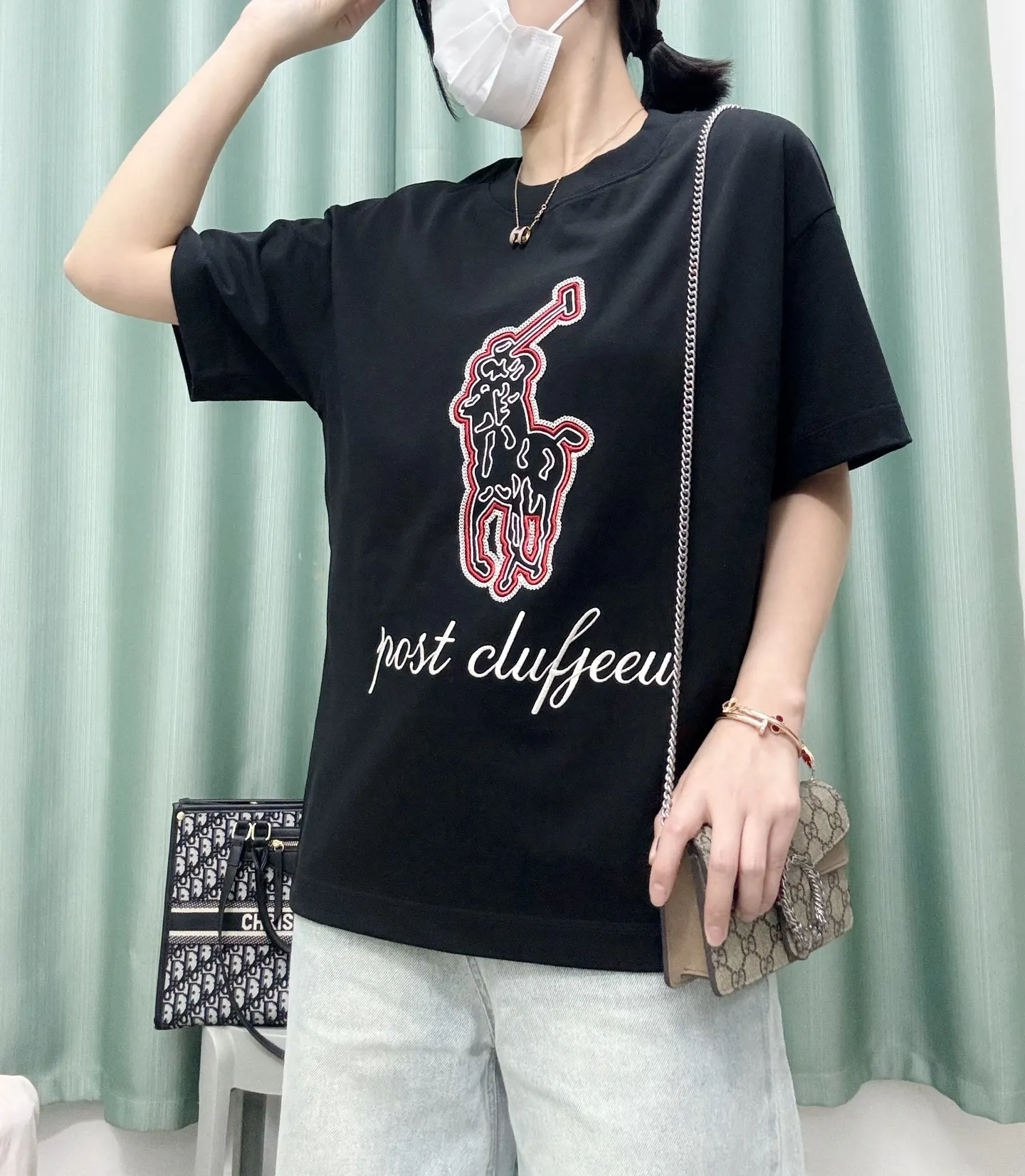 Black ， Same Style